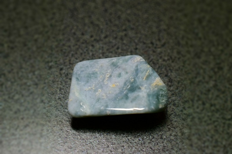 糸魚川産　翡翠原石　