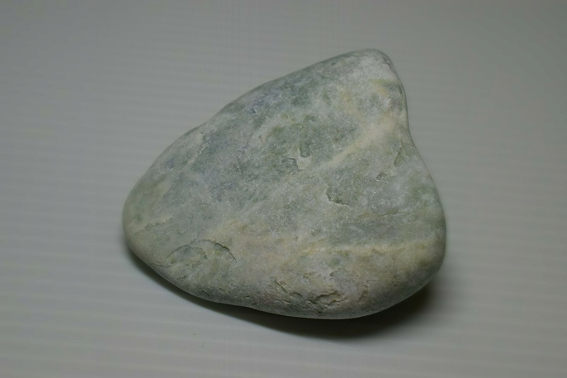 糸魚川産　翡翠原石