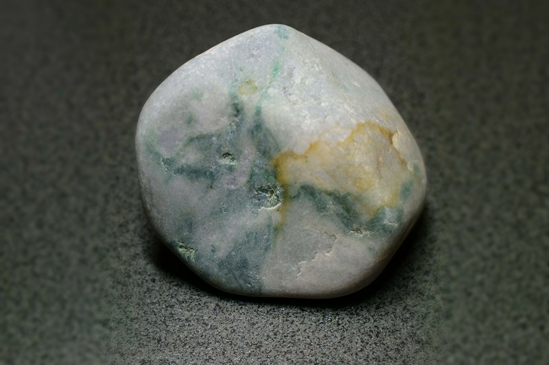 糸魚川産　翡翠原石