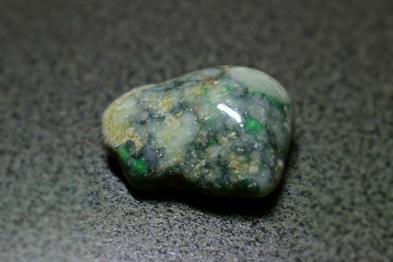 糸魚川産　翡翠原石