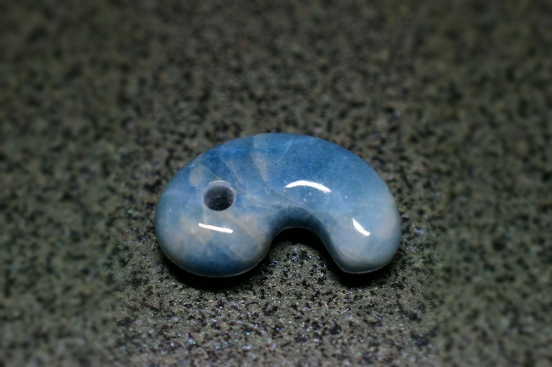 糸魚川産翡翠　勾玉　20mm