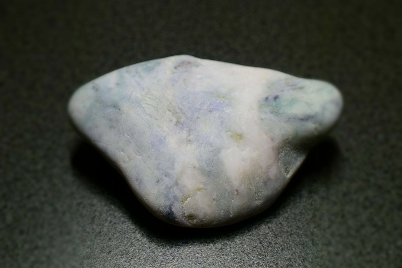 糸魚川産　翡翠原石
