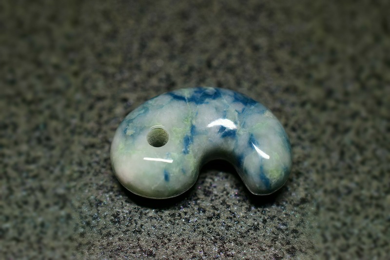 糸魚川産翡翠　勾玉　21mm
