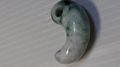 糸魚川産　勾玉　40mm