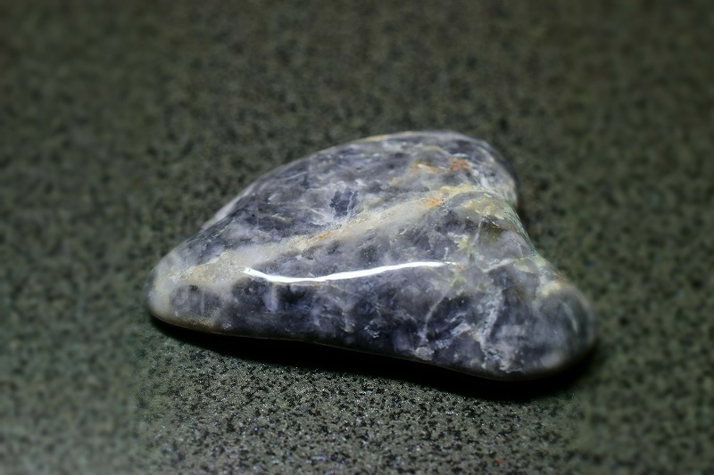 糸魚川産　翡翠原石