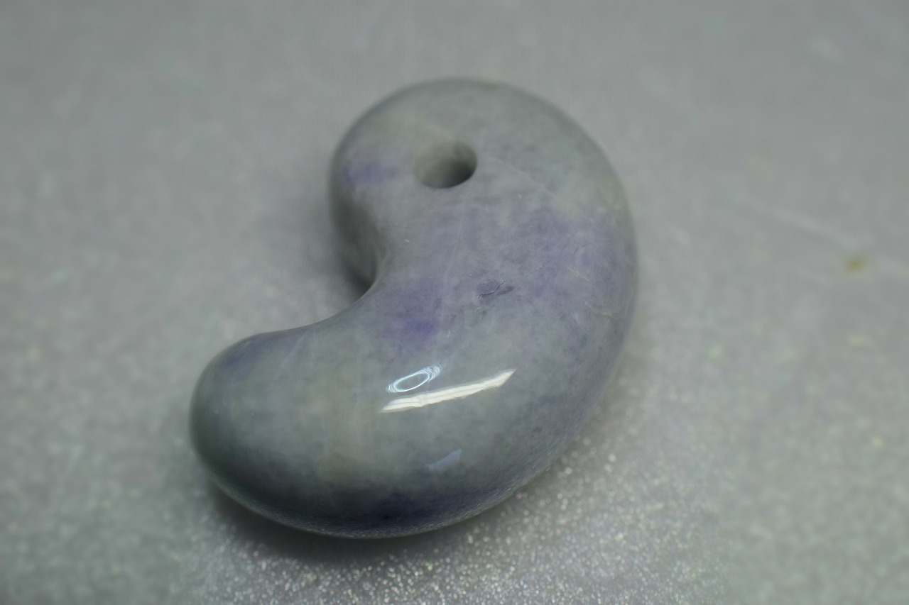 糸魚川産　勾玉 33mm