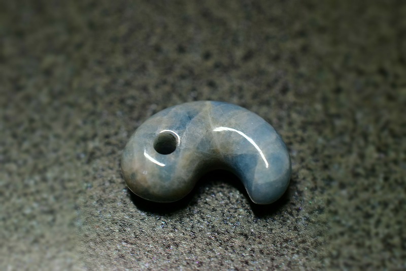 糸魚川産翡翠　勾玉　19mm