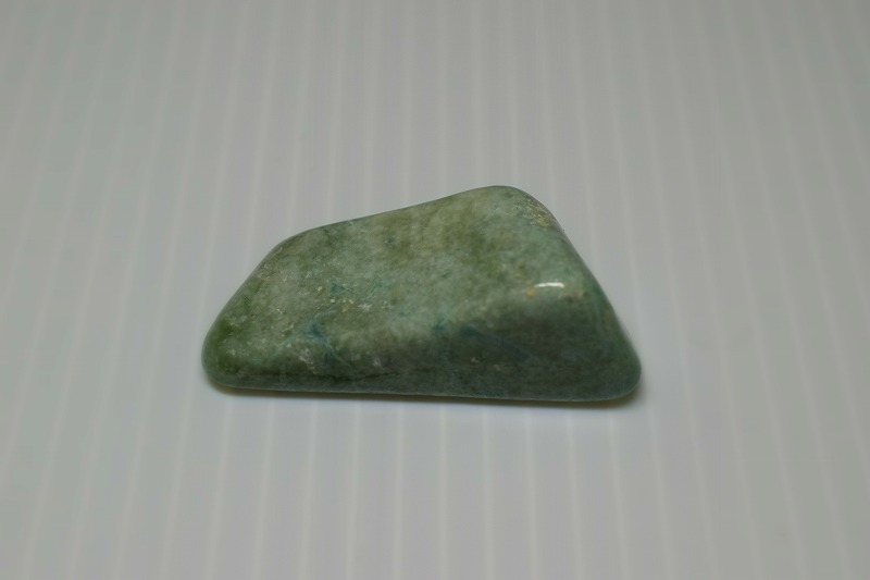 糸魚川産　翡翠原石　