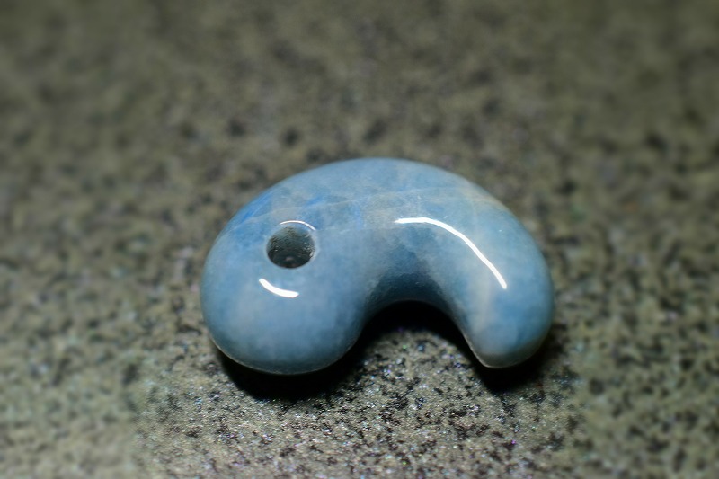 糸魚川産翡翠　勾玉　19mm