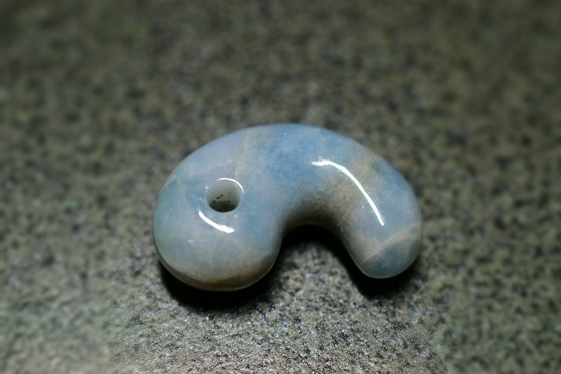 糸魚川産翡翠　勾玉　21mm