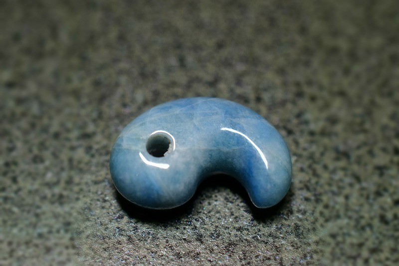 糸魚川産翡翠　勾玉　19mm