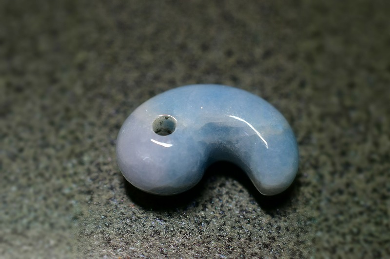 糸魚川産翡翠　勾玉　21mm