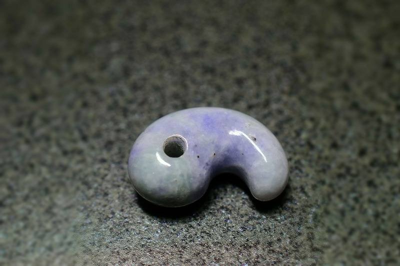 糸魚川産翡翠　勾玉　18mm
