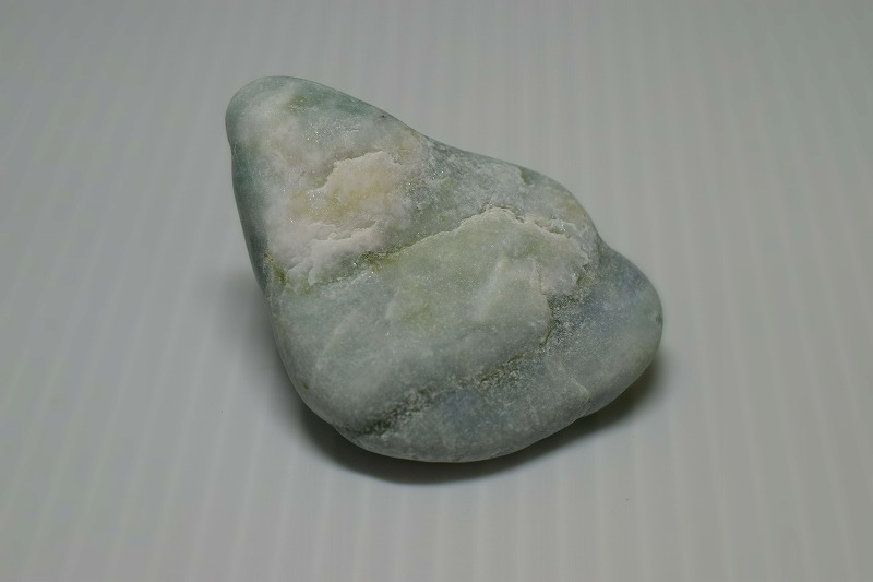 糸魚川産　翡翠原石
