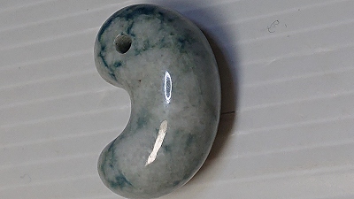 糸魚川産　勾玉 37mm