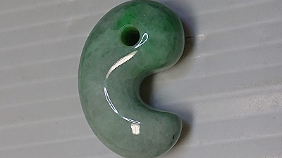 糸魚川産　勾玉　33mm
