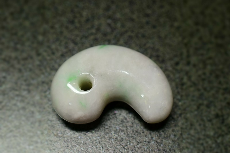 糸魚川産翡翠　勾玉　29mm