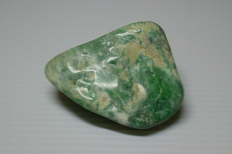 糸魚川産　翡翠原石