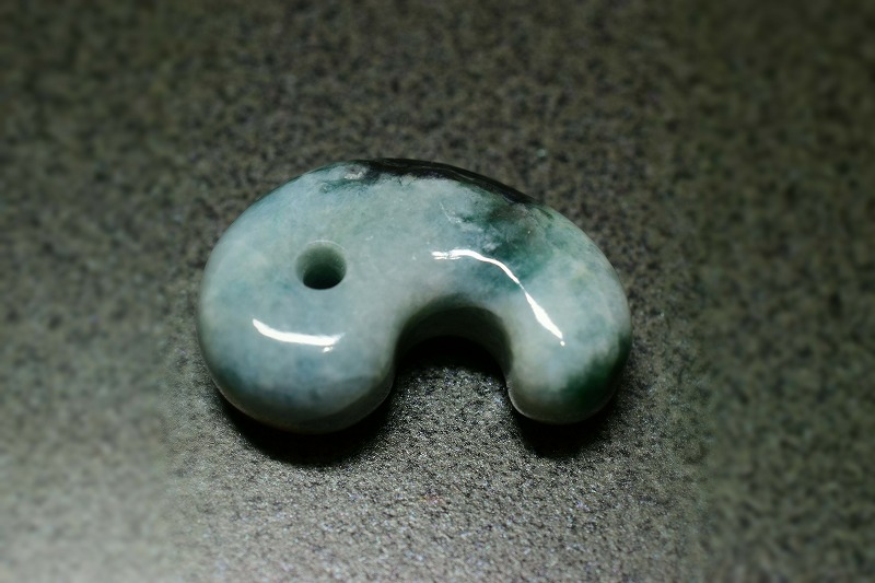 糸魚川産翡翠　勾玉　34mm