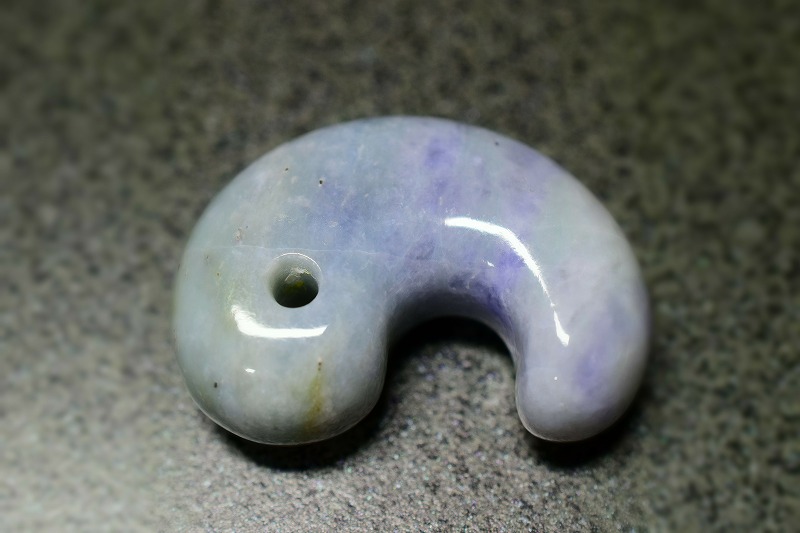 糸魚川産翡翠　勾玉　32mm