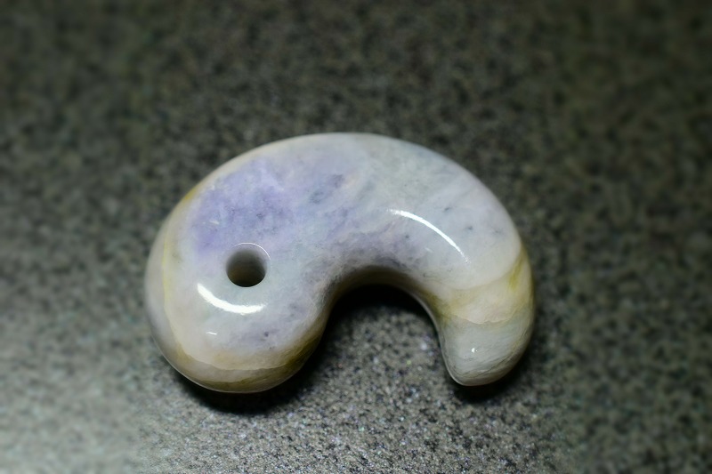 糸魚川産翡翠　勾玉　32mm