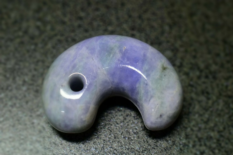 糸魚川産翡翠　勾玉　32mm