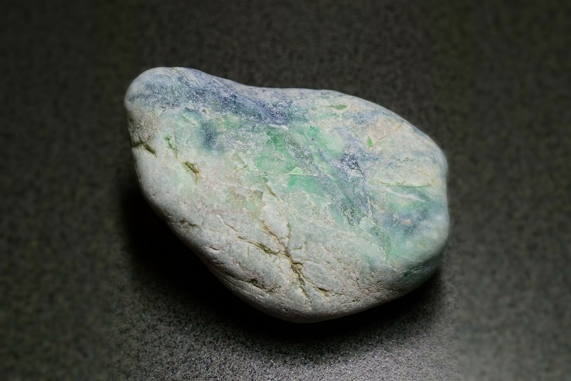 糸魚川産　翡翠原石