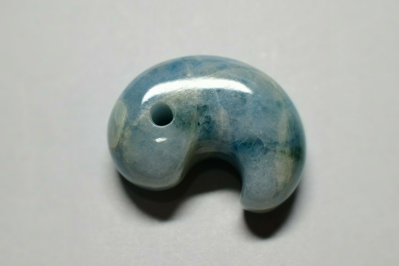 糸魚川産翡翠　勾玉　30mm