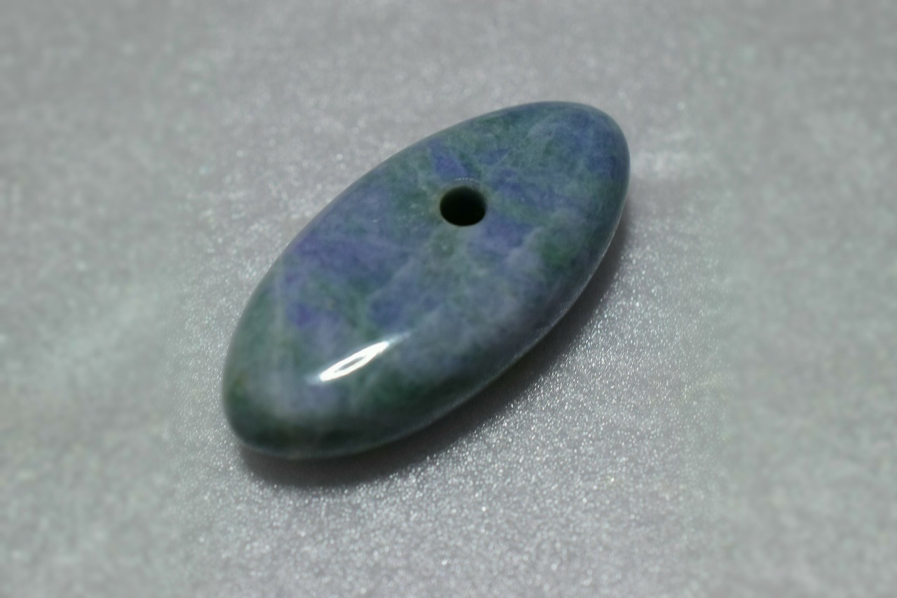 糸魚川産翡翠　大珠　38mm