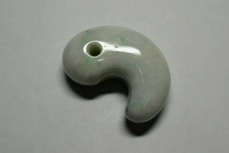 糸魚川産翡翠　勾玉　31mm