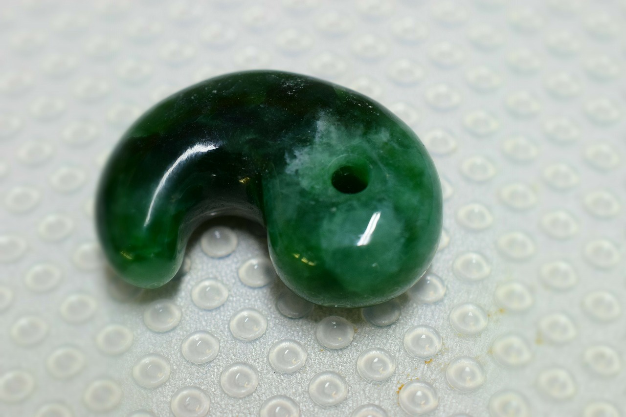 糸魚川産　勾玉  32mm