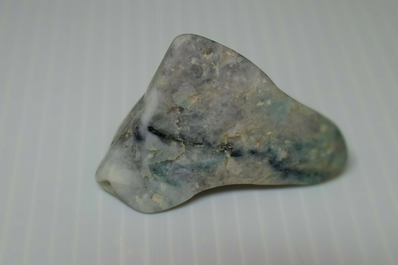 糸魚川産　翡翠原石