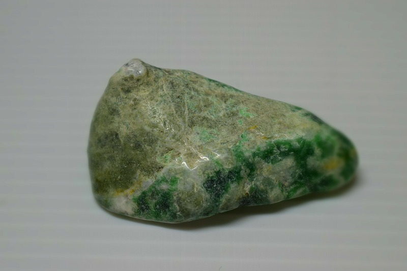 糸魚川産　翡翠原石　