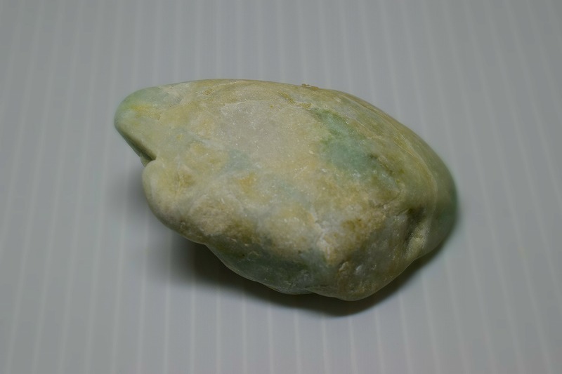 糸魚川産　翡翠原石