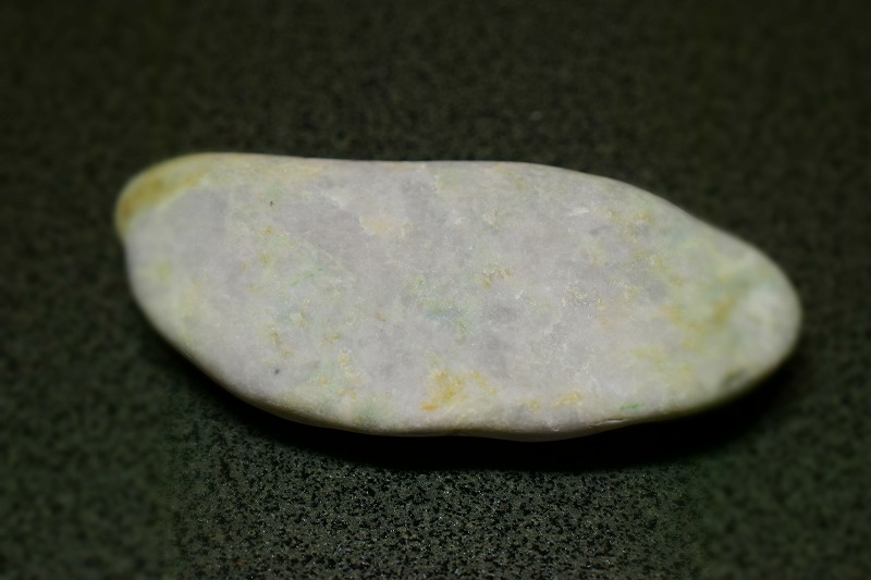 糸魚川産　翡翠原石