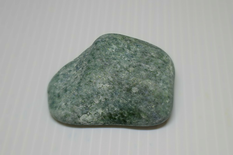 糸魚川産　翡翠原石