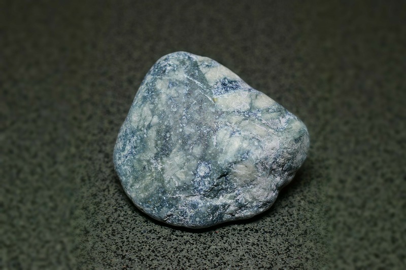 糸魚川産　翡翠原石