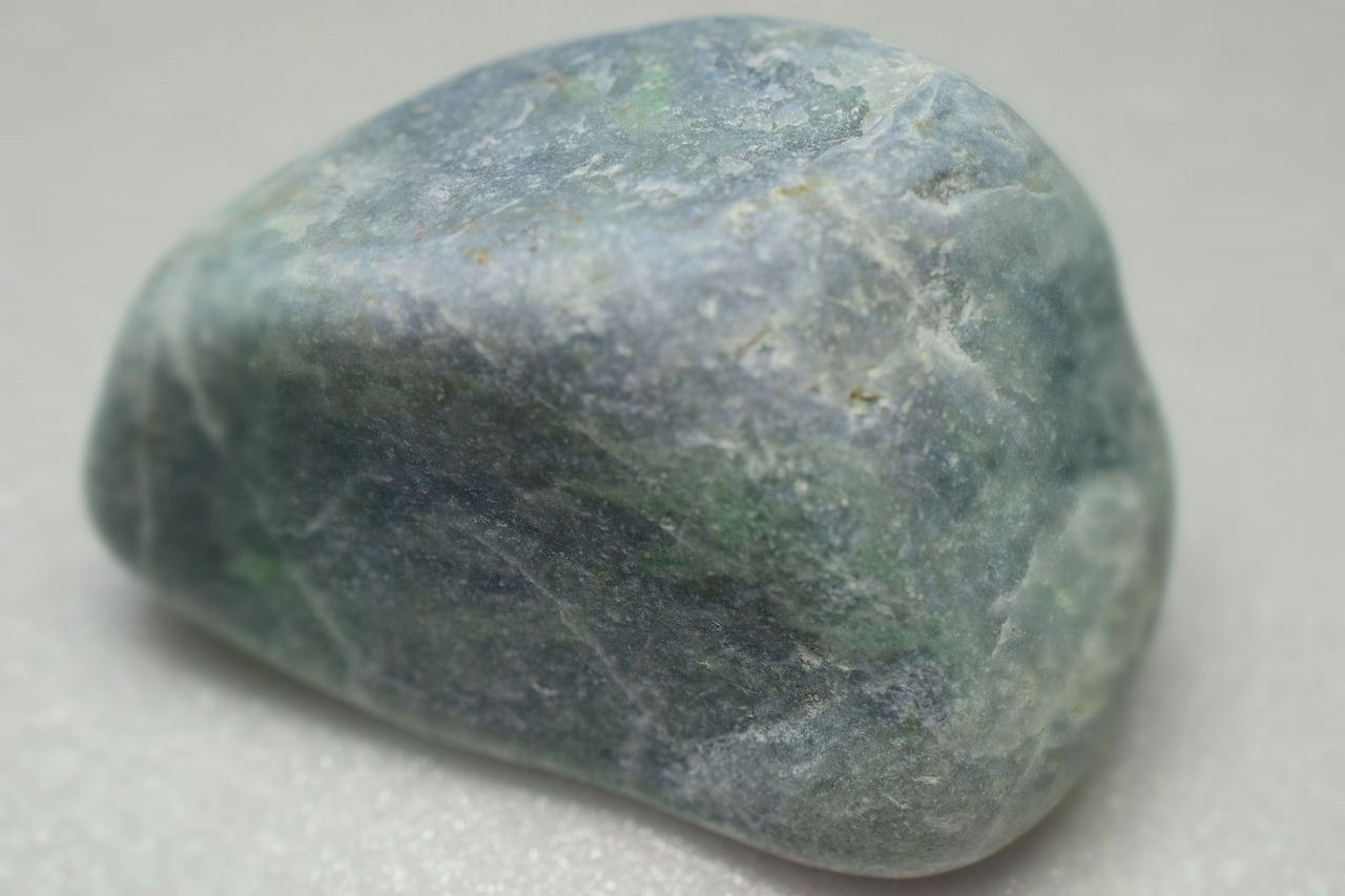 糸魚川産　翡翠原石