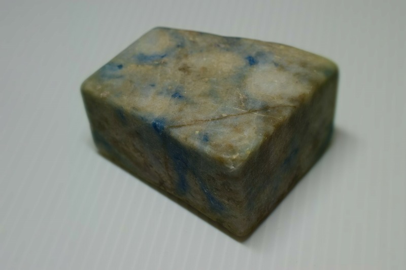 糸魚川産　翡翠原石