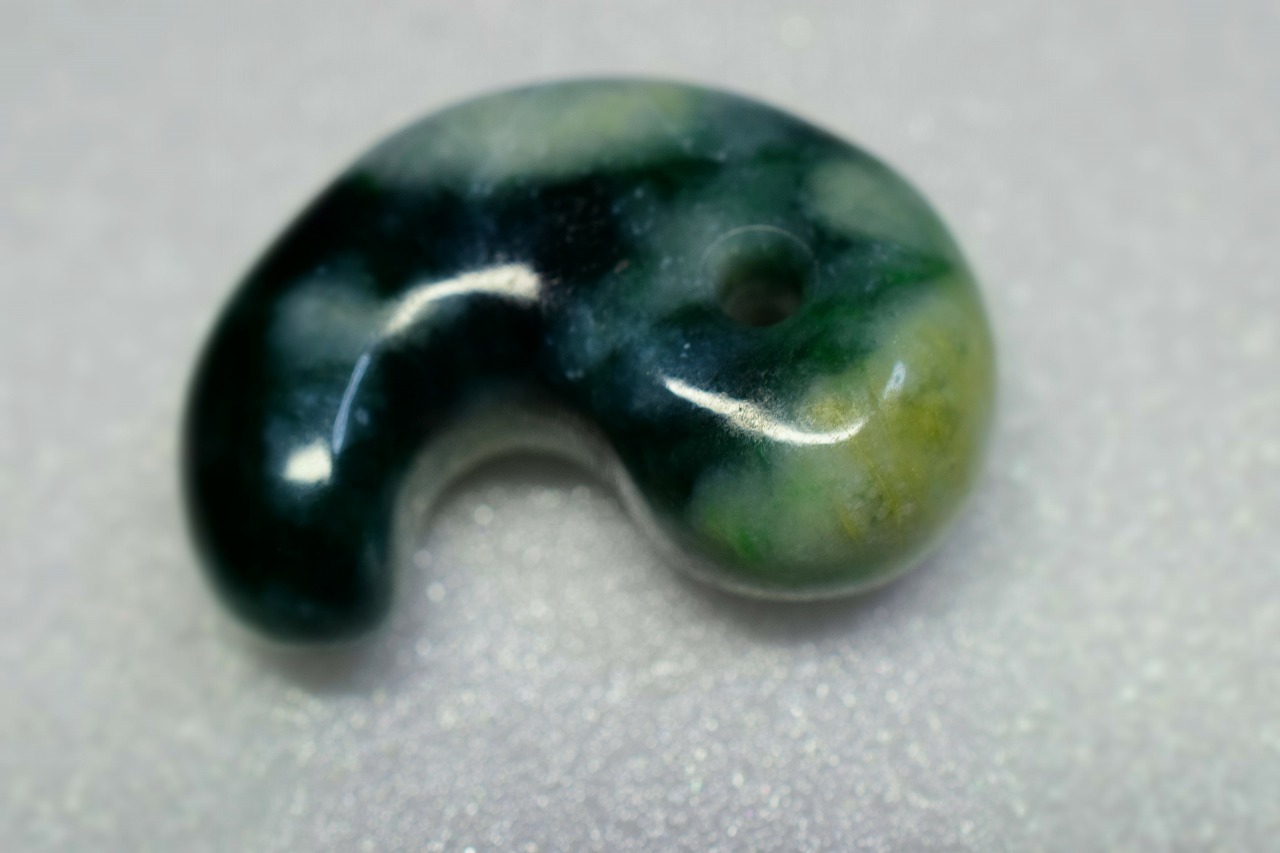 糸魚川産　勾玉 33mm