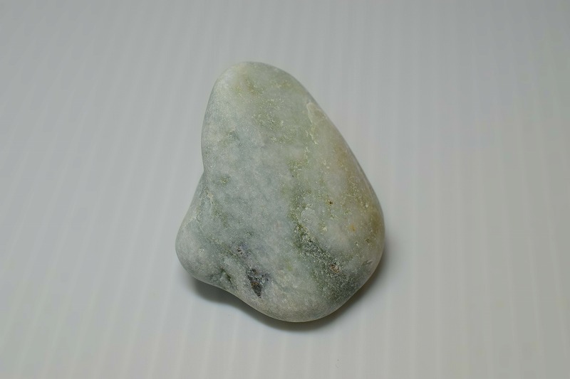 糸魚川産　翡翠原石