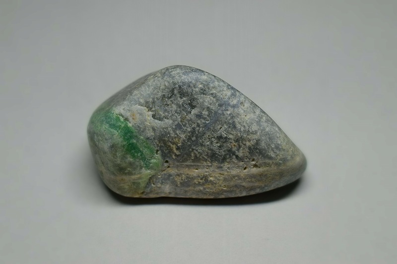 糸魚川産　翡翠原石　