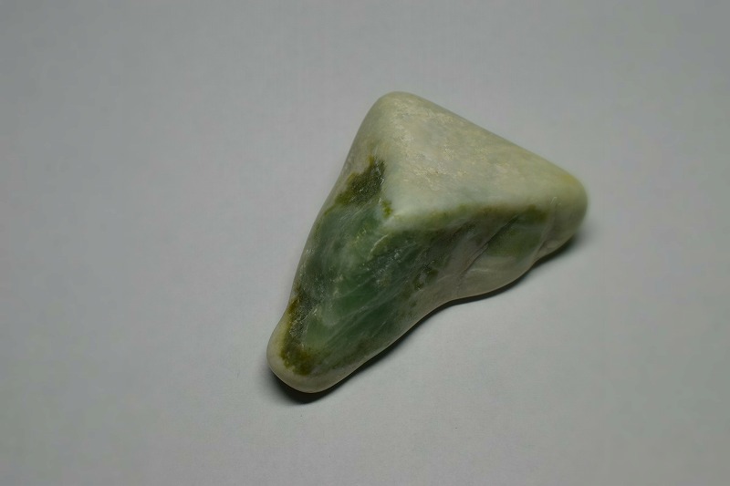 糸魚川産　翡翠原石