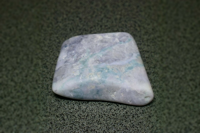 糸魚川産　翡翠原石　