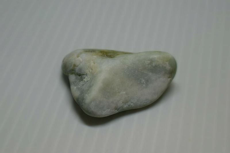 糸魚川産　翡翠原石