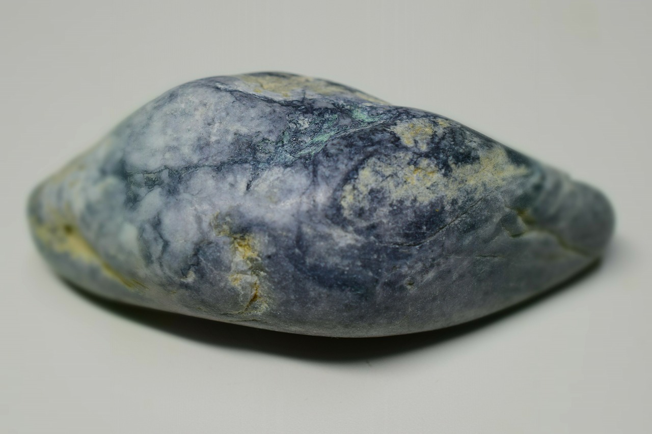 糸魚川産　翡翠原石　