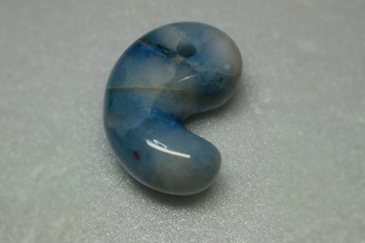 糸魚川産　勾玉　33mm