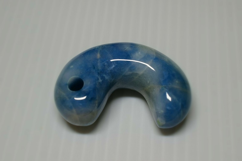糸魚川産翡翠　勾玉　46mm