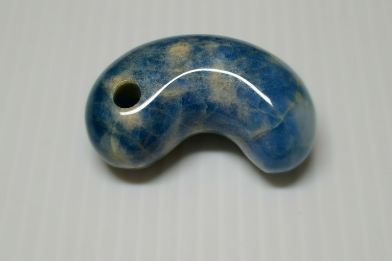 糸魚川産翡翠　勾玉　45mm