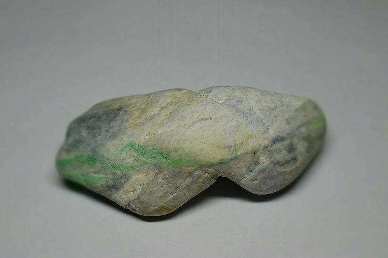 糸魚川産　翡翠原石　
